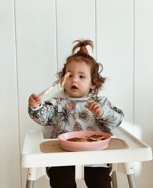 
                  
                    Long sleeve Bib -innovative baby products 100% made in sweden
                  
                
